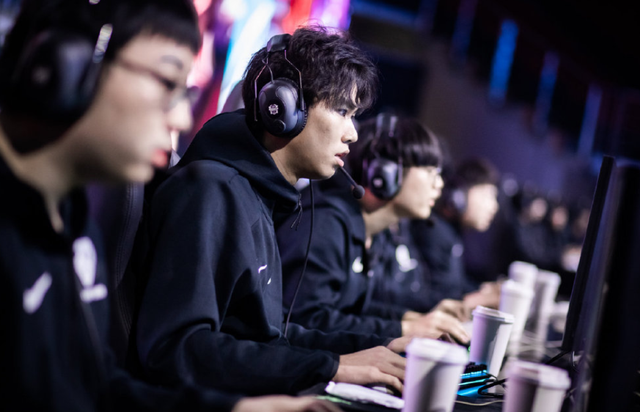 WBG击败AL，S赛LPL格局变动，实力战队缺席引热议